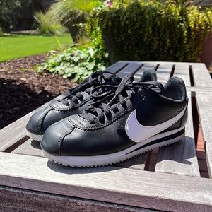 Nike Women’s Classic Cortez - Black leather / White - Size: 7